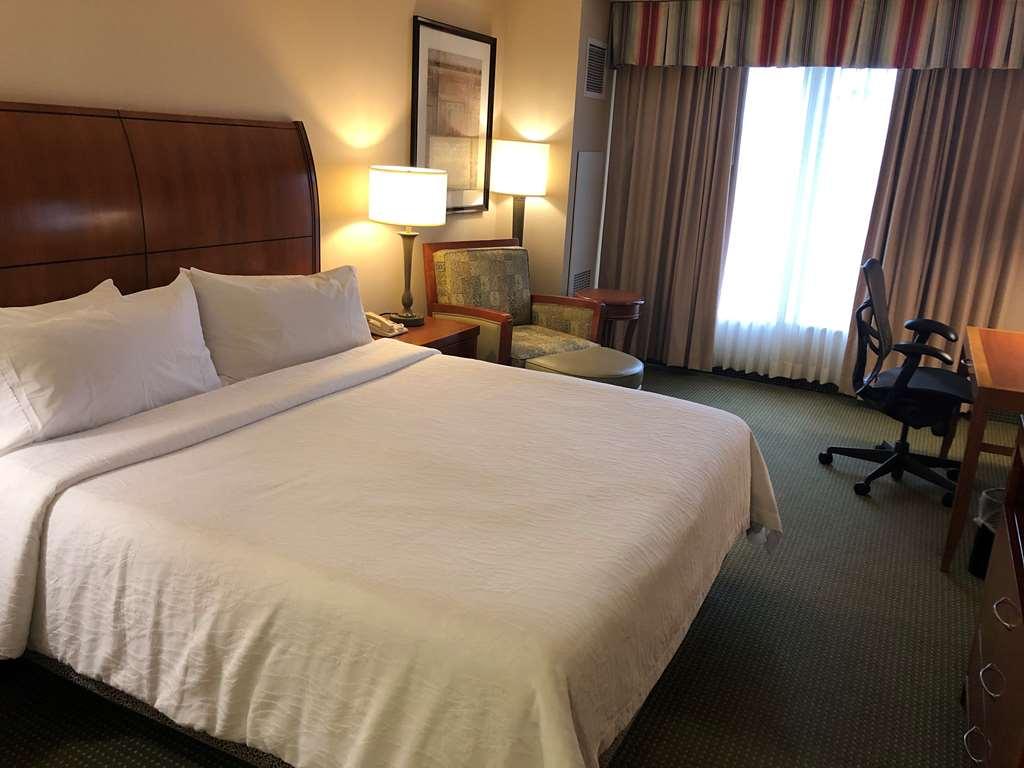 Hilton Garden Inn Addison Cameră foto